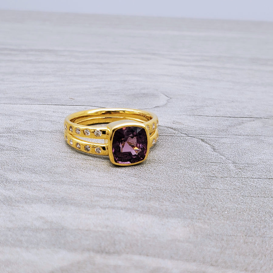 SPINEL AND DIAMIONDS RING