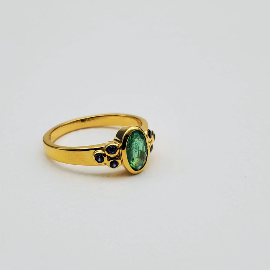 EMERALD AND SAPPHIRES RING