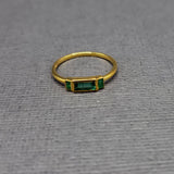 THREE EMERALD GOLD RING