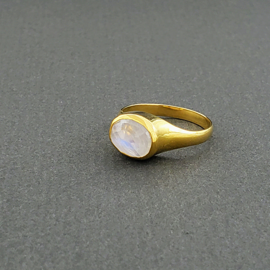 MOONSTONE DOME GOLD RING