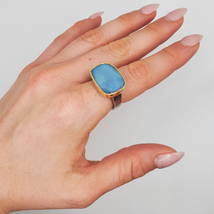 AUSTRALIAN OPAL GOLD RING