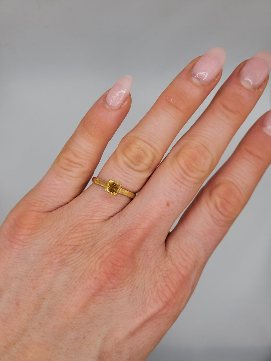 CITRINE TEXTURED RING