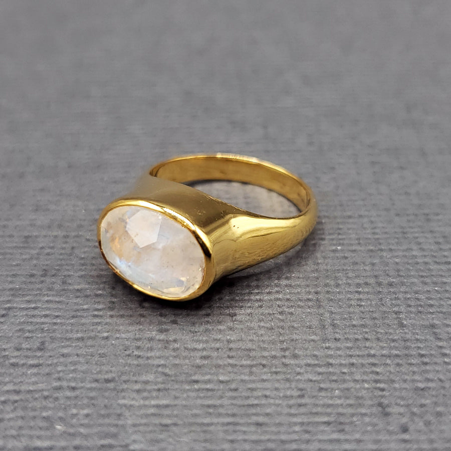 LUZ MOONSTONE GOLD RING