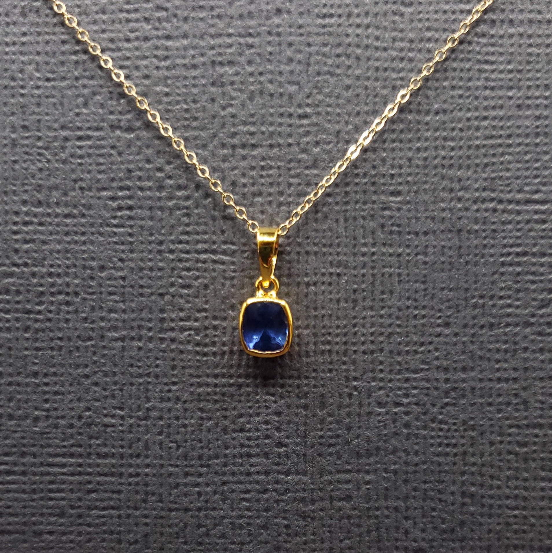 EMERALD OR SAPPHIRE PENDANT