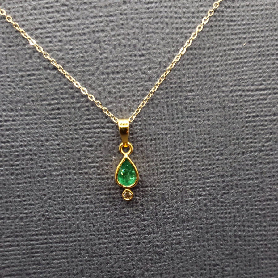 EMERALD AND DIAMOND PENDANT