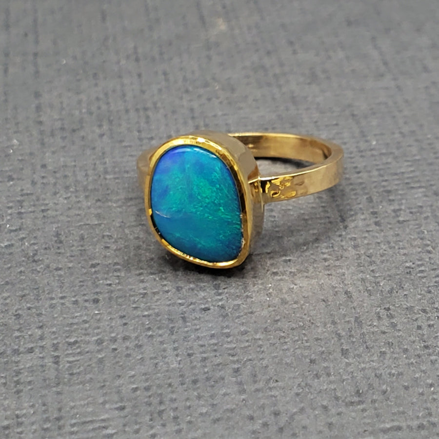 AUSTRALIAN OPAL RING