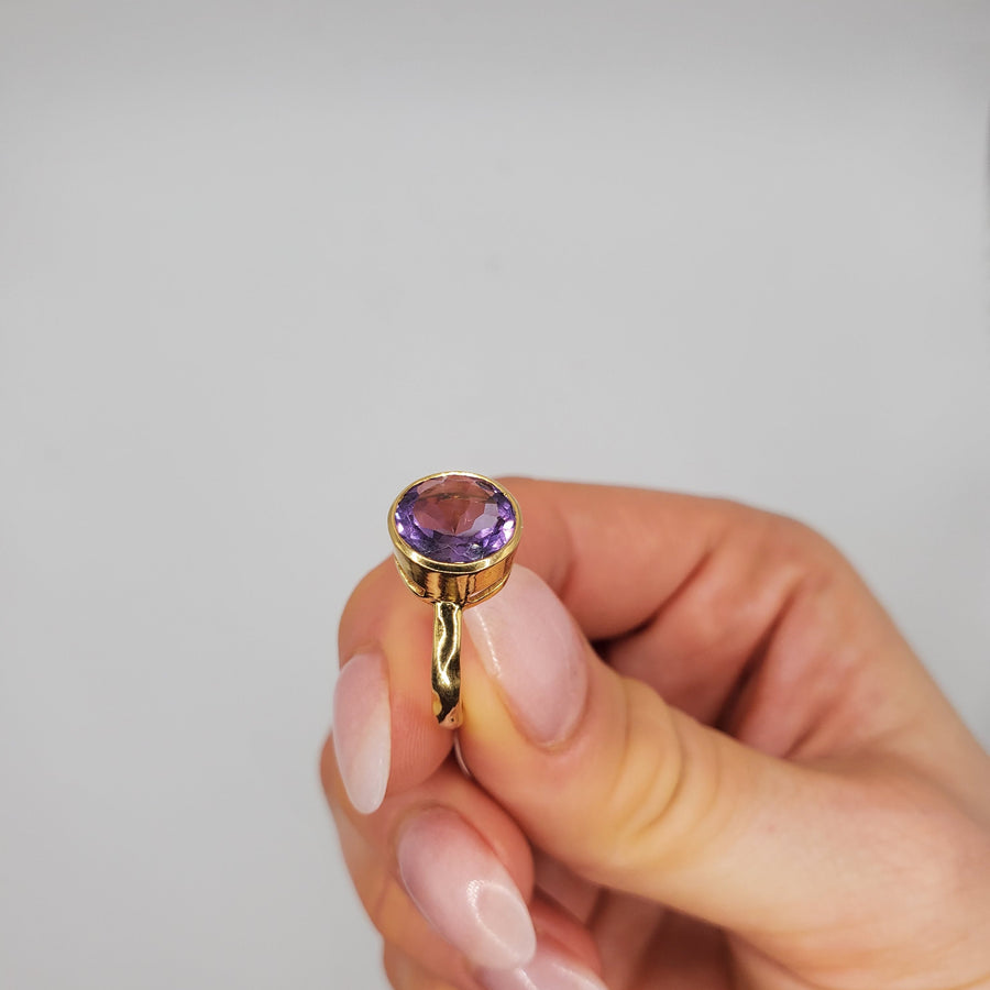 AMETHYST GOLD RING ROUND-CUT