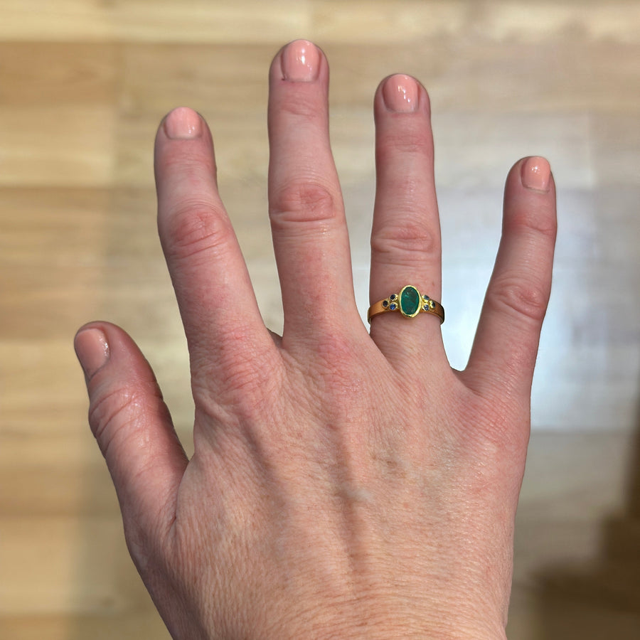 EMERALD AND SAPPHIRES RING