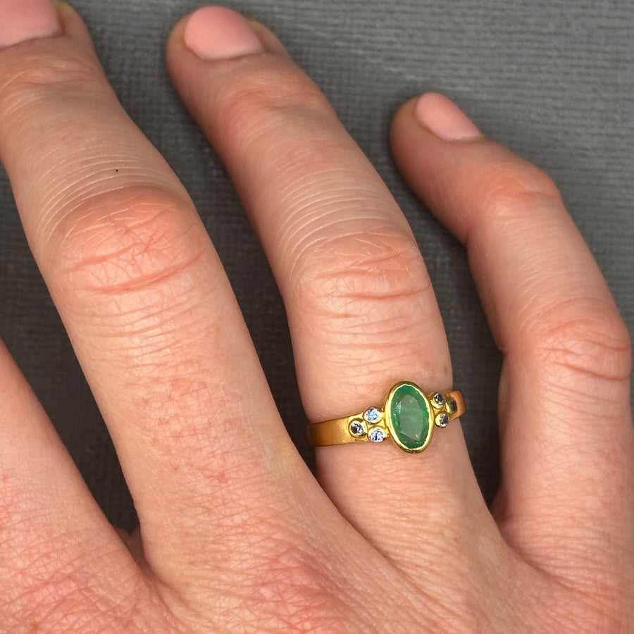 EMERALD AND SAPPHIRES RING