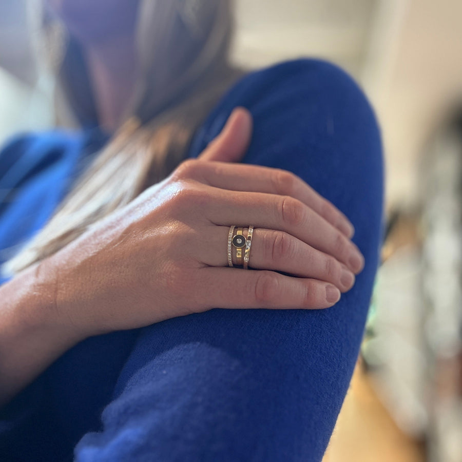 LABRADORITE SUN 4MM GOLD RING