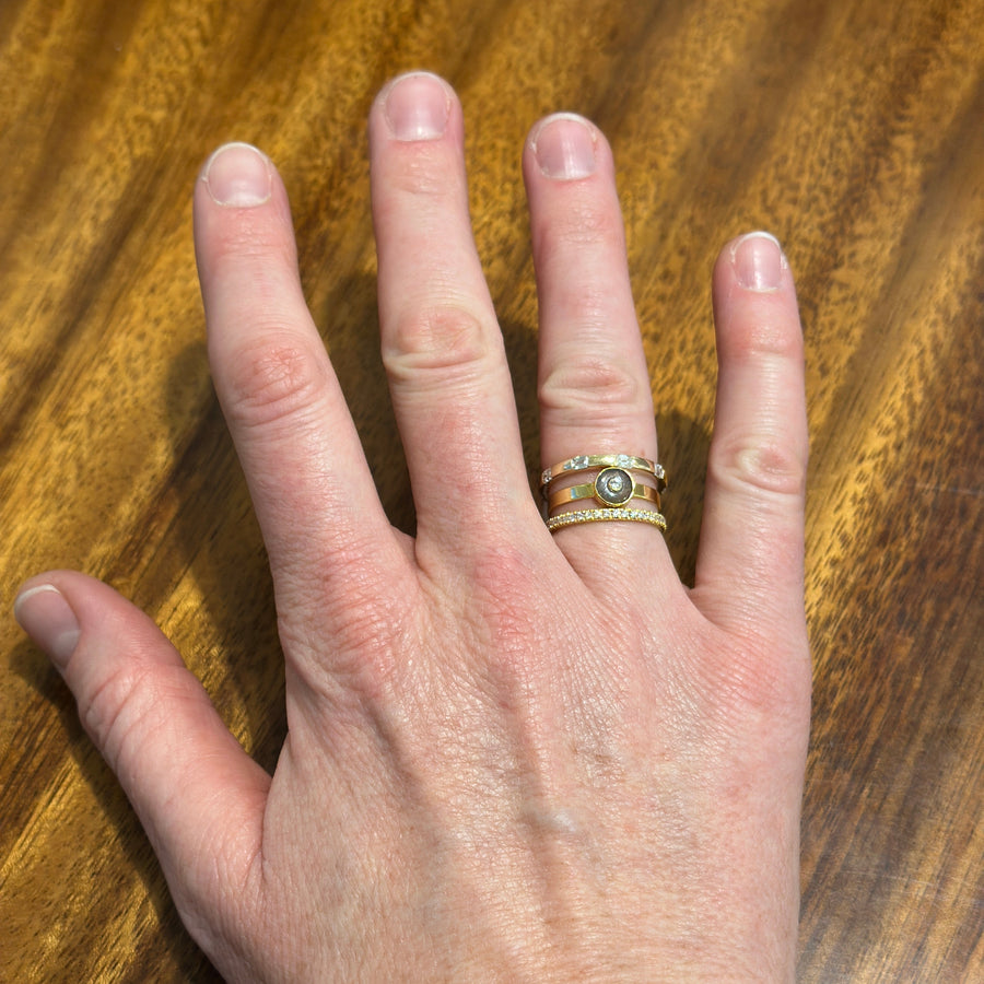 LABRADORITE SUN 4MM GOLD RING