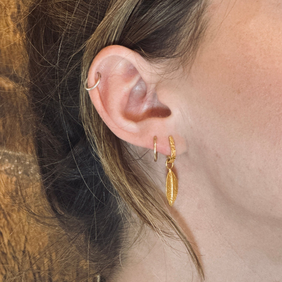 LEAF POST GOLD EARRINGS