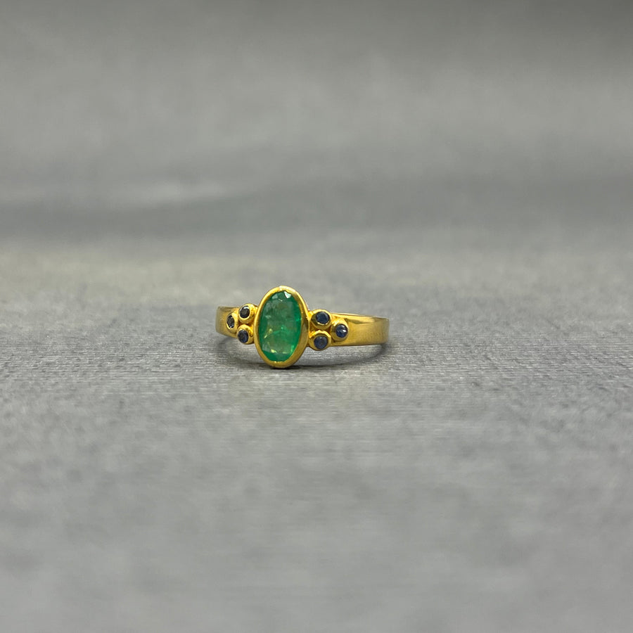 EMERALD AND SAPPHIRES RING