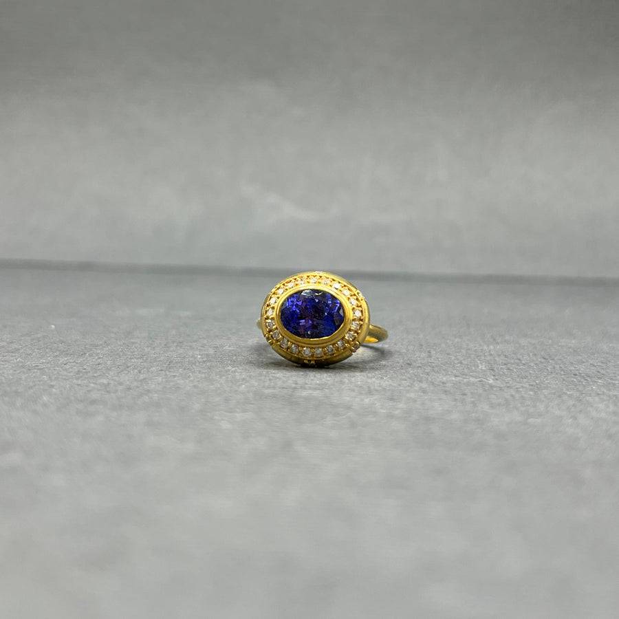 TANZANITE AND DIAMOND RING