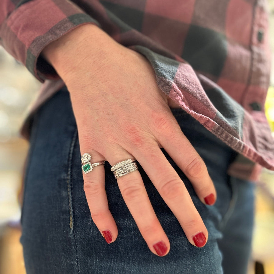 EMERALD AND DIAMOND WHITE GOLD RING