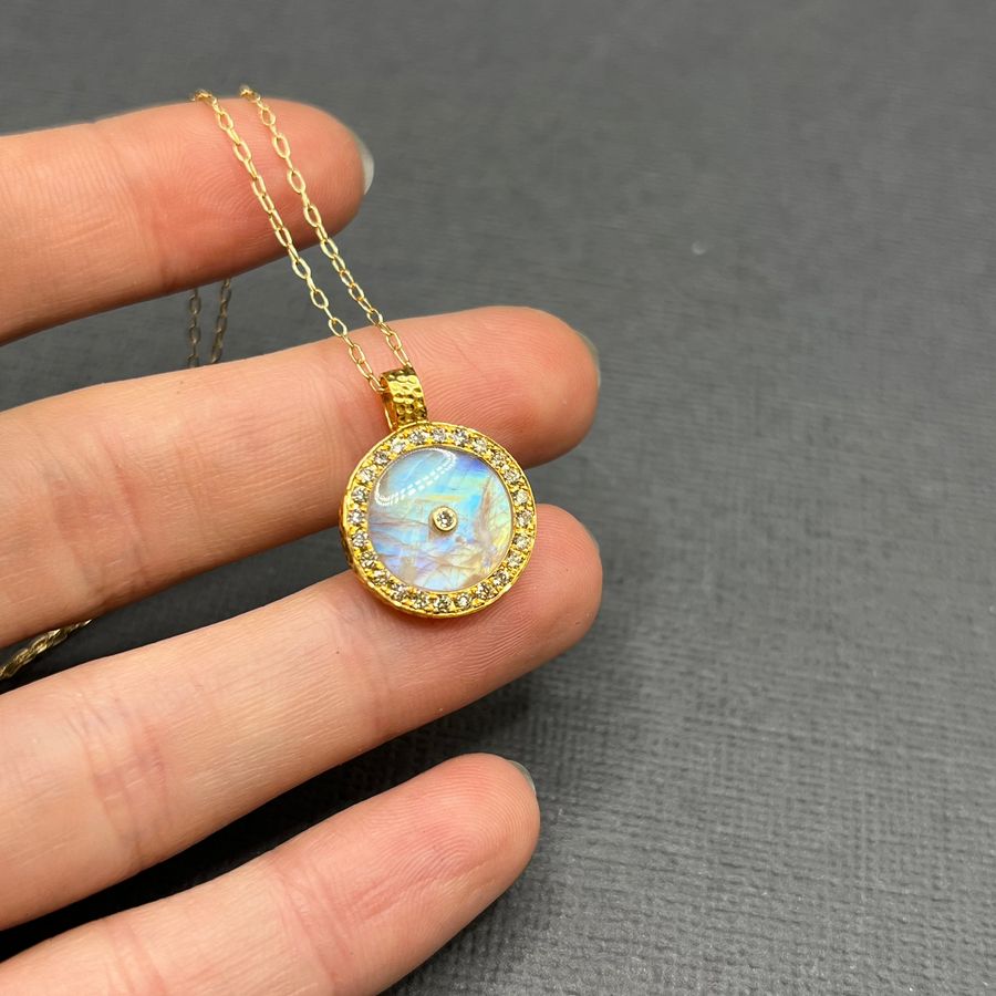 SUN MAG MOONSTONE PENDANT NECKLACE