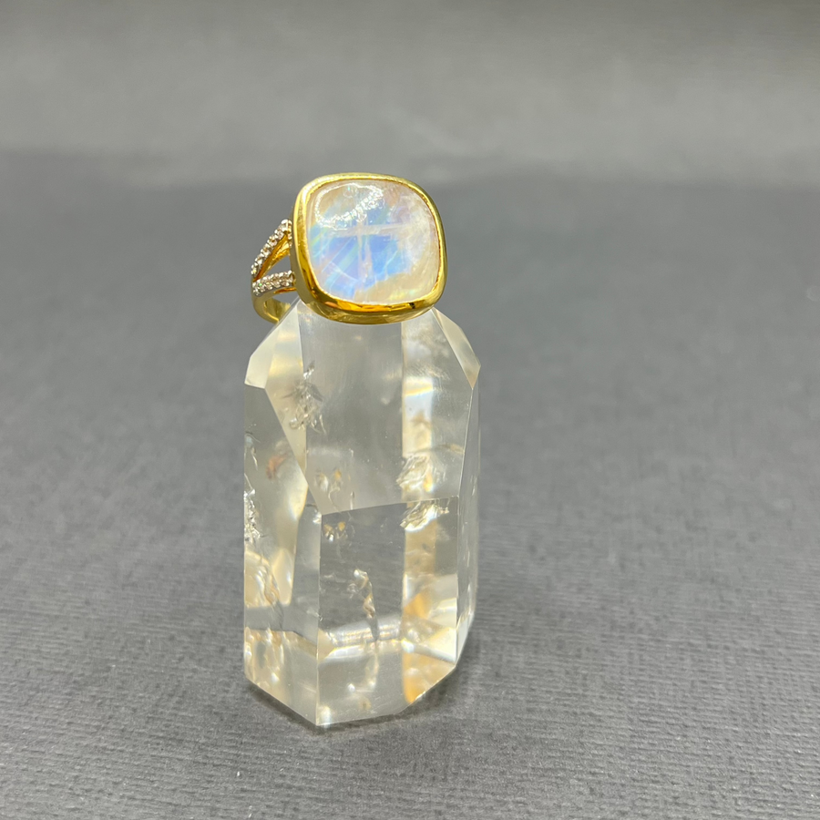 MOONSTONE DIAMOND RING