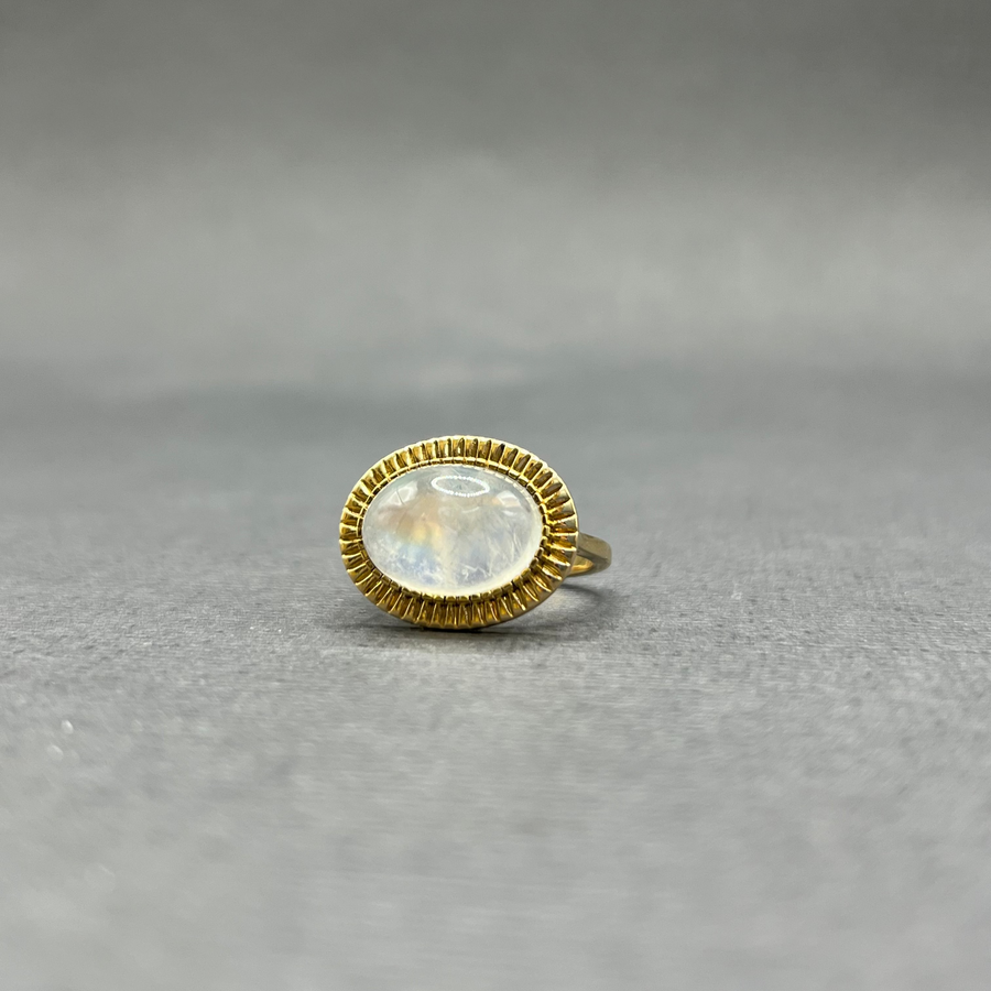 SEDONA MOONSTONE CABOCHON RING