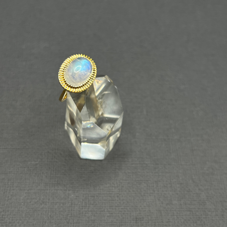 SEDONA MOONSTONE CABOCHON RING