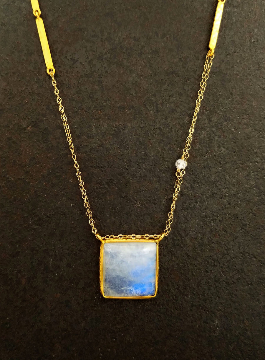 SQUARE CAB MOONSTONE GOLD  NECKLACE