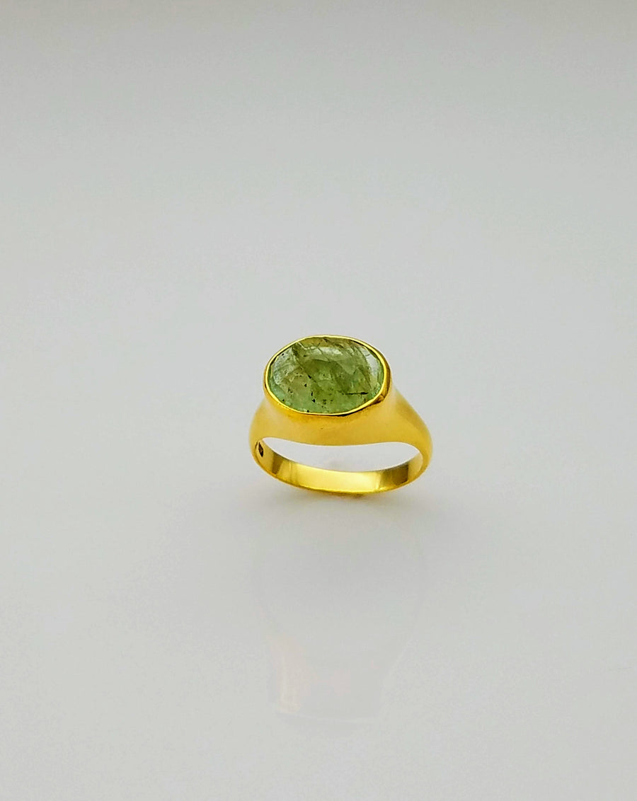 BERYL DOME GOLD RING