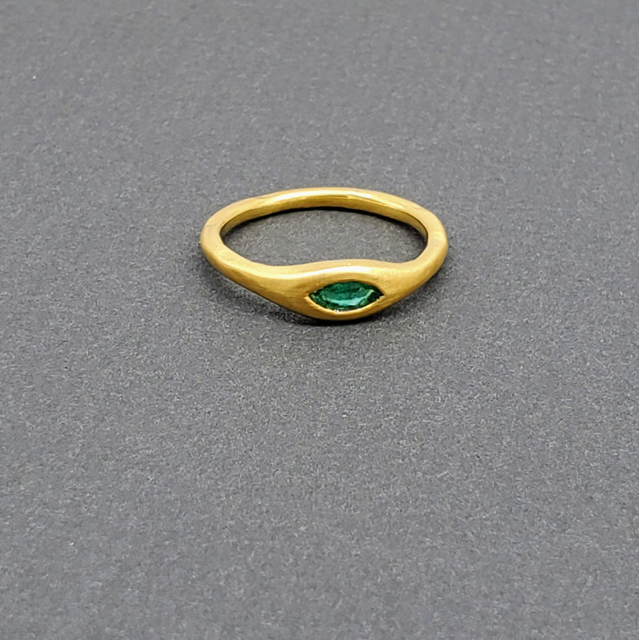 EMERALD MARQUIS GOLD RING