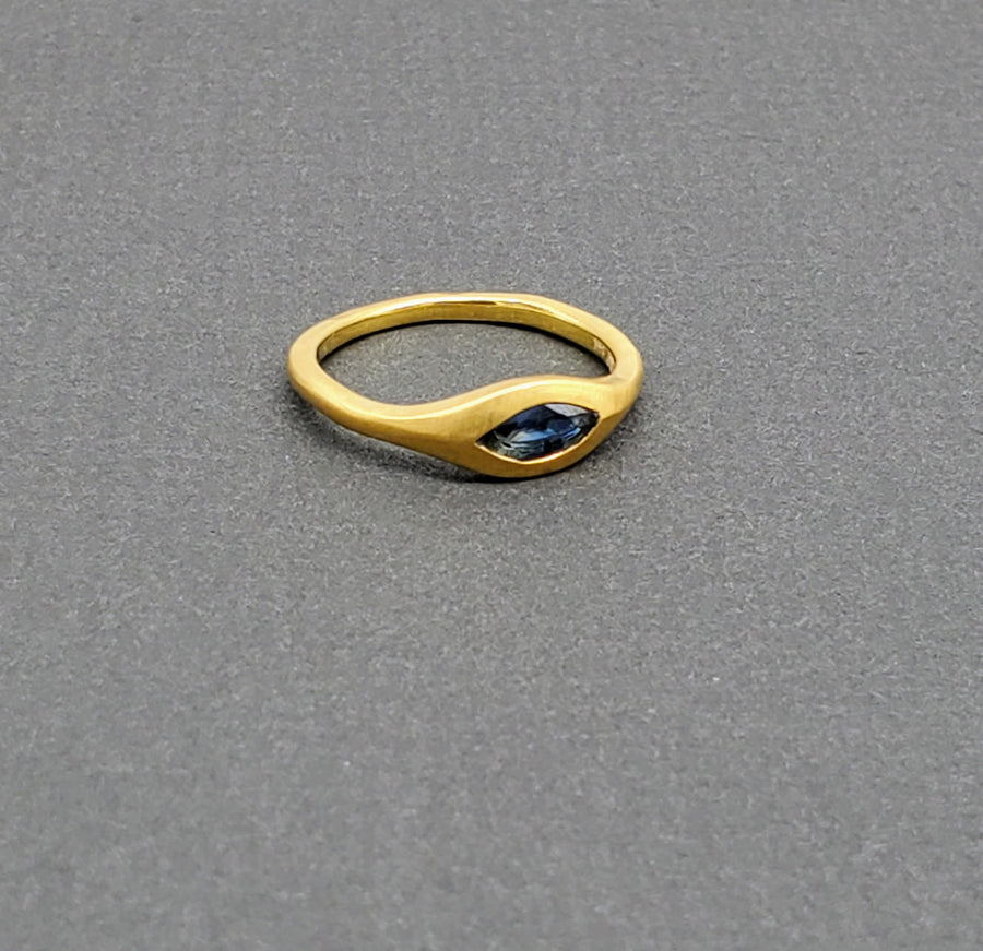 SAPPHIRE MARQUIS GOLD RING
